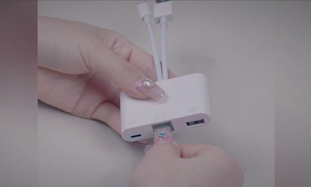 Bliksem naar Ethernet -adapter